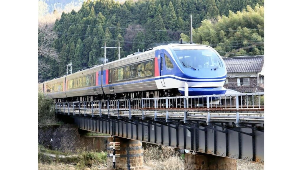 [社会] 消えた「名探偵コナン号」の枕カバー、真実を捜査へ…智頭急行からの被害届受理