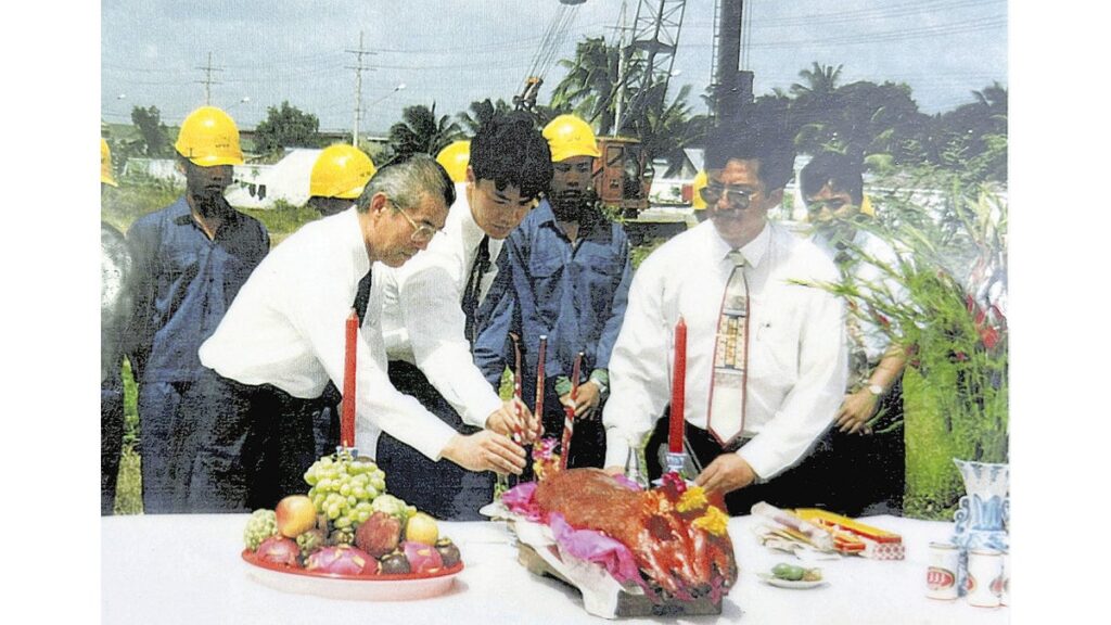 [道あり] 冷凍たこ焼き大成功、次は「焼きナスも冷凍食品に」…安い人件費求めベトナムに畑と工場作る