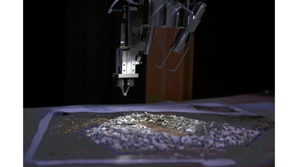 [科学・ＩＴ] 福島第一原発のデブリ、取り出しに使う「釣りざお式装置」を公開…１０月までに試験取り出し目指す