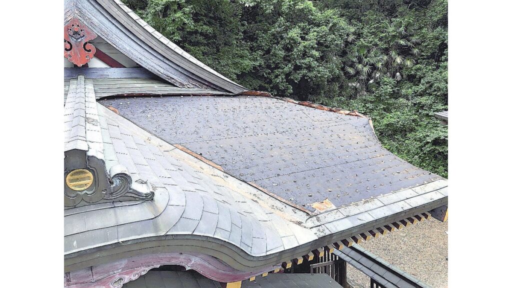 [ニュース] 神社の屋根銅板２７０枚盗難 足利・樺崎八幡宮