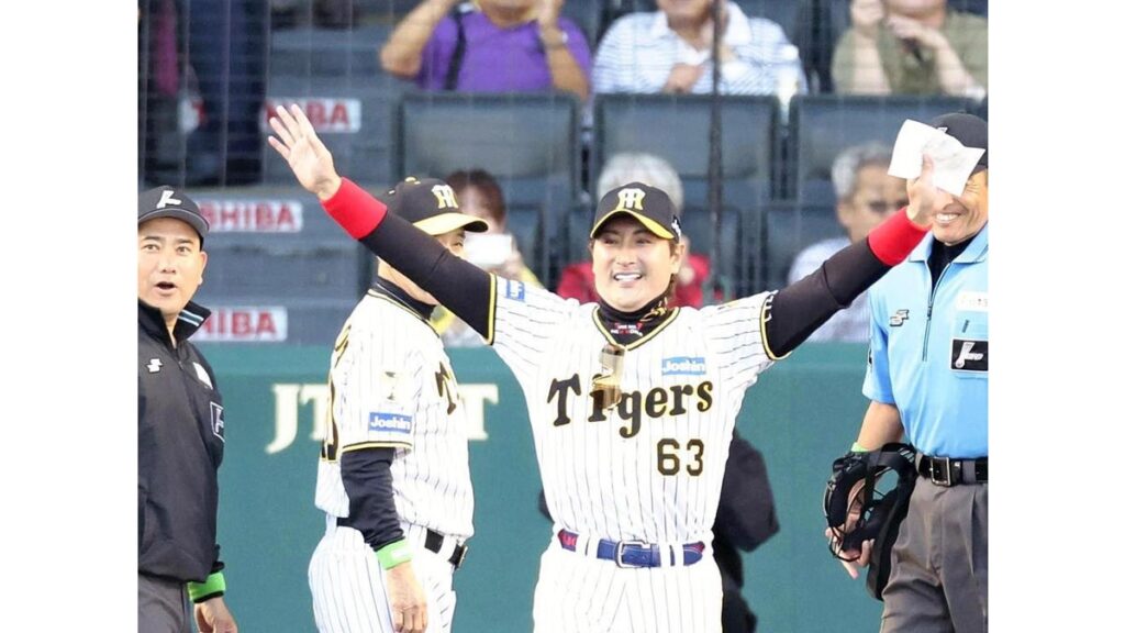 [プロ野球] 日本ハム新庄剛志監督、阪神のユニホームで登場…甲子園沸かせ「ここで育ててもらった」