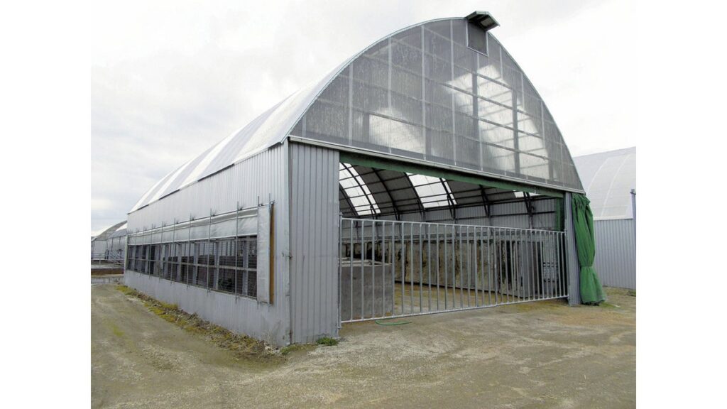 [ニュース] ヒグマから牛守る！ 別海牧場に金属製の柵設置 子牛８頭被害受け