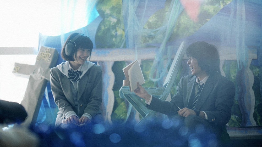 「ケの日のケケケ」では、感覚過敏のあまね（當真あみ、左）が琥太郎（奥平大兼、右）とともに「ケケケ同好会」を設立しようと奮闘する