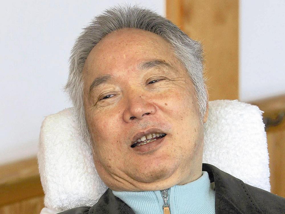 インタビューを受ける星野さん（２０１１年３月撮影）