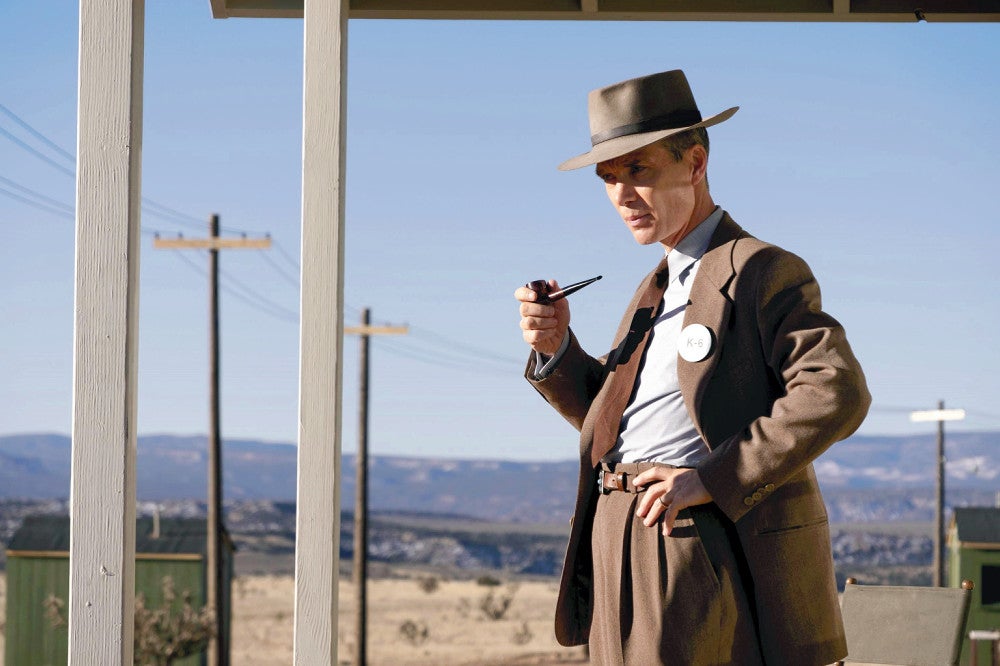映画「オッペンハイマー」の一場面（ｃ）Ｕｎｉｖｅｒｓａｌ　Ｐｉｃｔｕｒｅｓ．　Ａｌｌ　Ｒｉｇｈｔｓ　Ｒｅｓｅｒｖｅｄ．