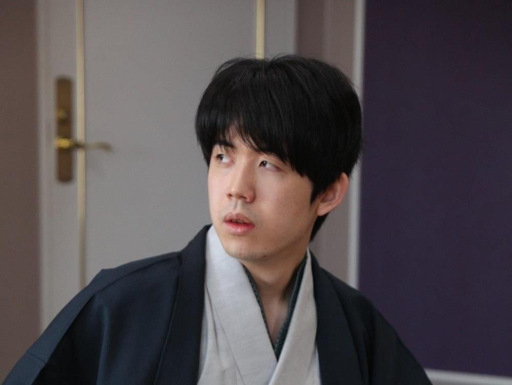 叡王戦第３局で敗れた藤井竜王（２日、名古屋市で）＝日本将棋連盟提供