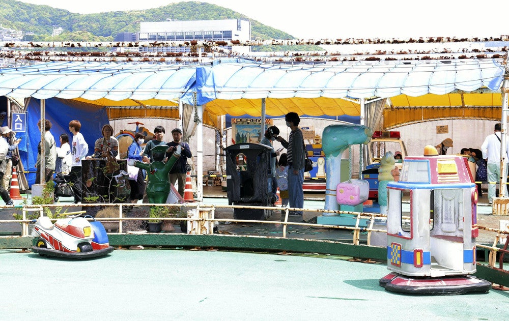 ６日に閉鎖する浜屋の屋上プレイランド（２日午前１０時５８分、長崎市浜町で）＝長野浩一撮影