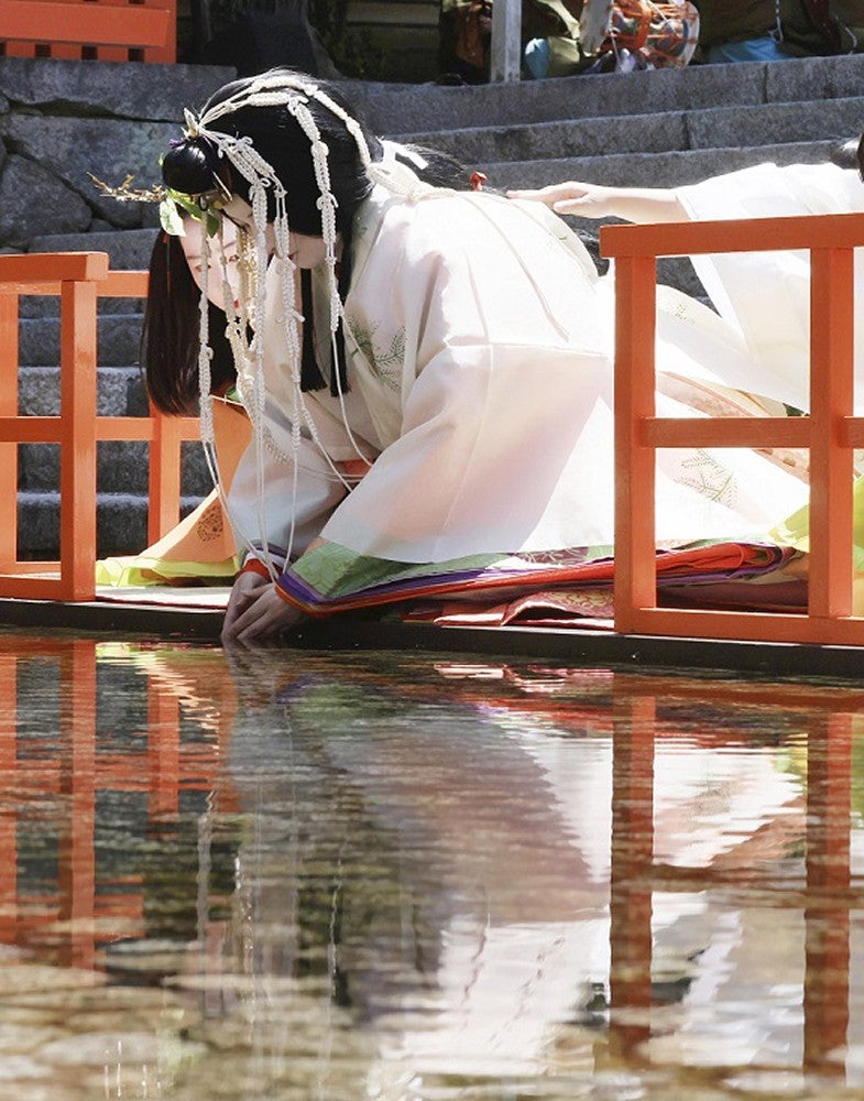「御禊の儀」に臨む、斎王代の松浦璋子さん（４日、京都市左京区の下鴨神社で）＝川崎公太撮