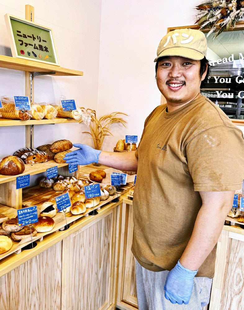 川南町でパン屋を開業したソク・セインさん