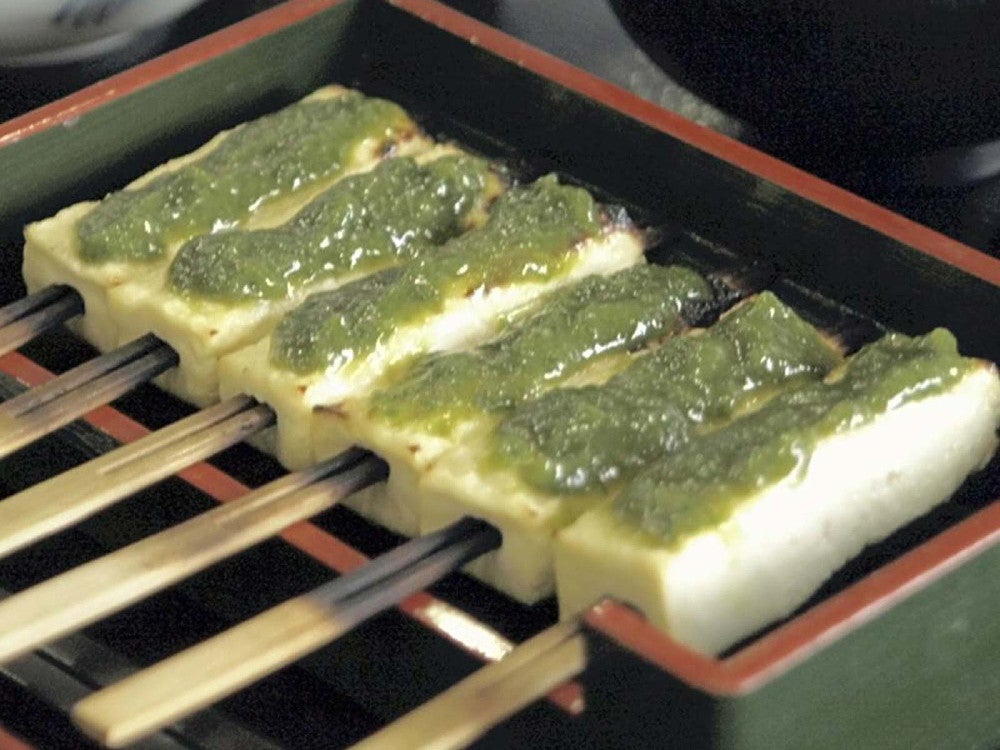 味噌樽を引いてきた馬がいなくなった。馬方さんが探し回ると……「馬の田楽」はディープな田舎弁だけで話が進んでいく（写真は記事とは関係ありません）