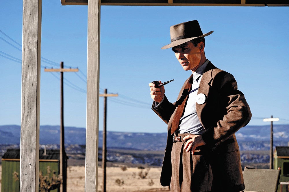 映画「オッペンハイマー」の一場面（ｃ）Ｕｎｉｖｅｒｓａｌ　Ｐｉｃｔｕｒｅｓ．　Ａｌｌ　Ｒｉｇｈｔｓ　Ｒｅｓｅｒｖｅｄ．