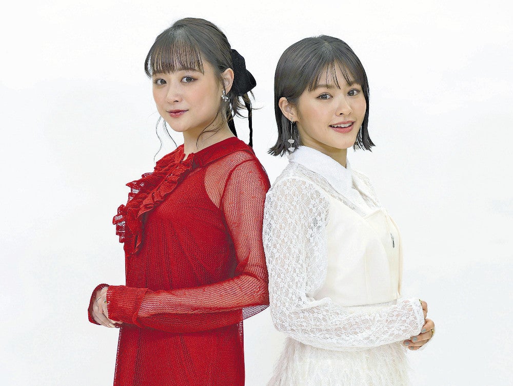 ミュージカル「この世界の片隅に」で主演を務める昆夏美さん（右）と大原櫻子さん（４月１５日、東京都江東区で）＝永井秀典撮影