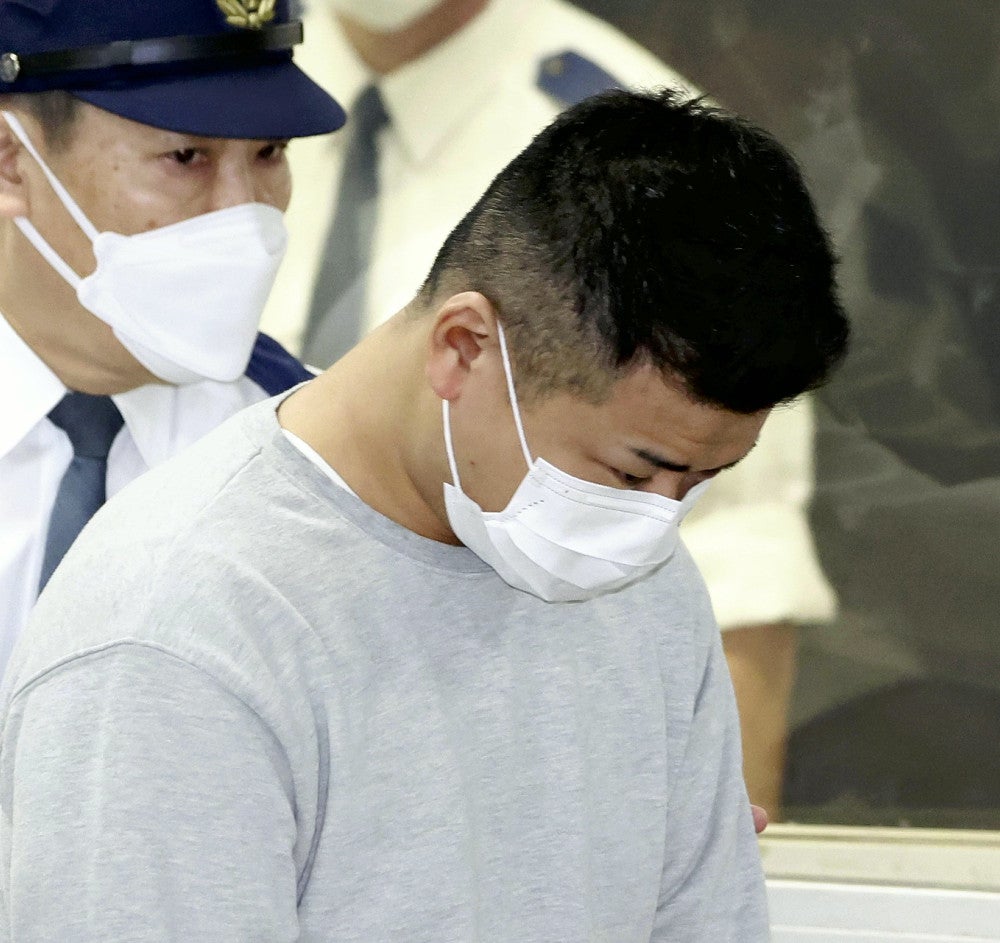 平山綾拳容疑者（４月２２日午前、東京都品川区で）＝三浦邦彦撮影