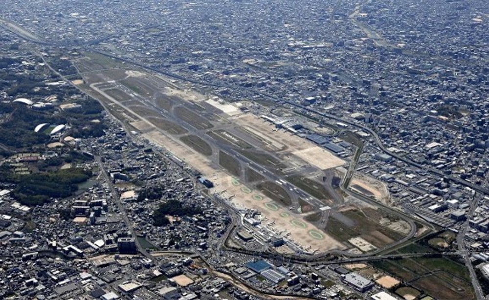 福岡空港（２０２２年４月、福岡市博多区で、読売機から）＝中司雅信撮影