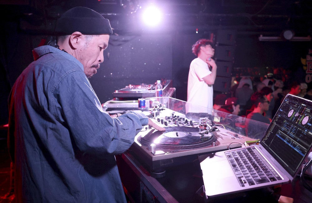 アップテンポな曲で盛り上げる