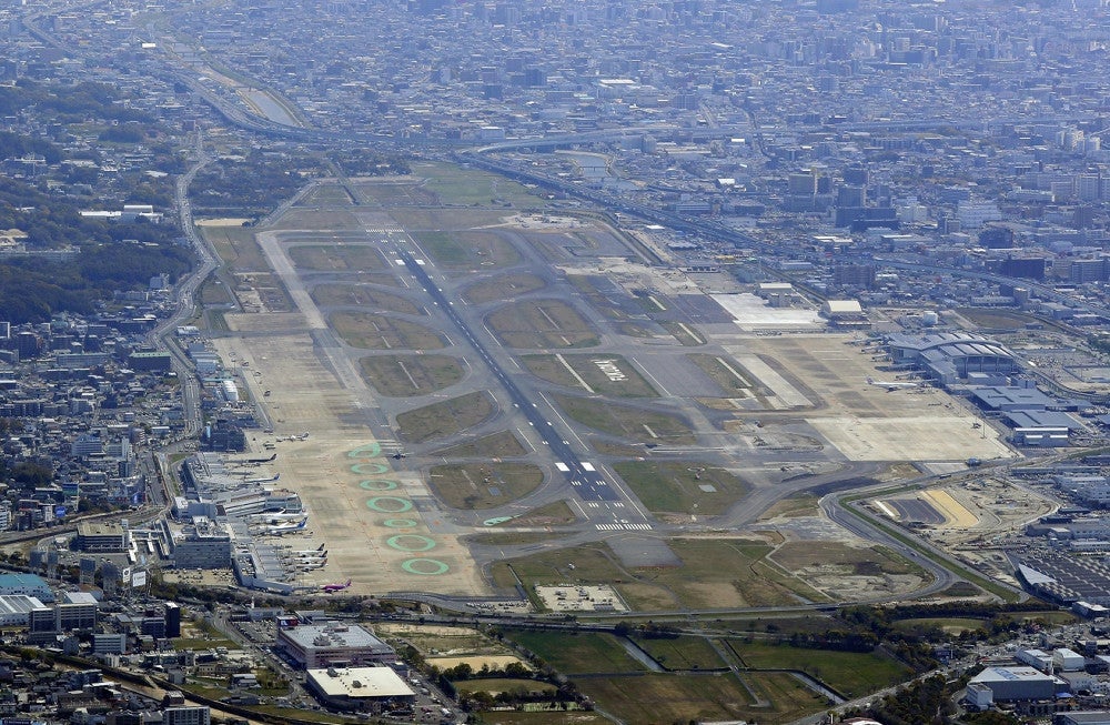 福岡空港（２０２２年４月、福岡市博多区で、読売機から）