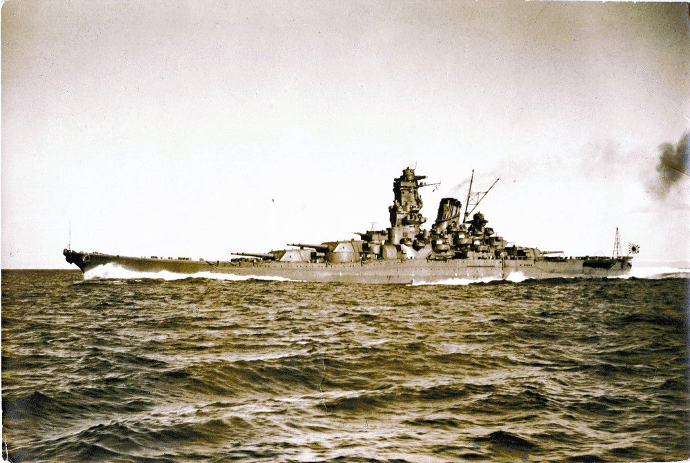 航行する戦艦「大和」（１９４１年撮影）＝大和ミュージアム提供