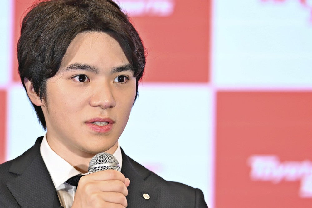 引退記者会見に臨むフィギュアスケートの宇野昌磨さん（１４日）＝杉本昌大撮影