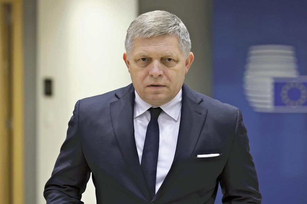 ロベルト・フィツォ首相＝ＡＰ