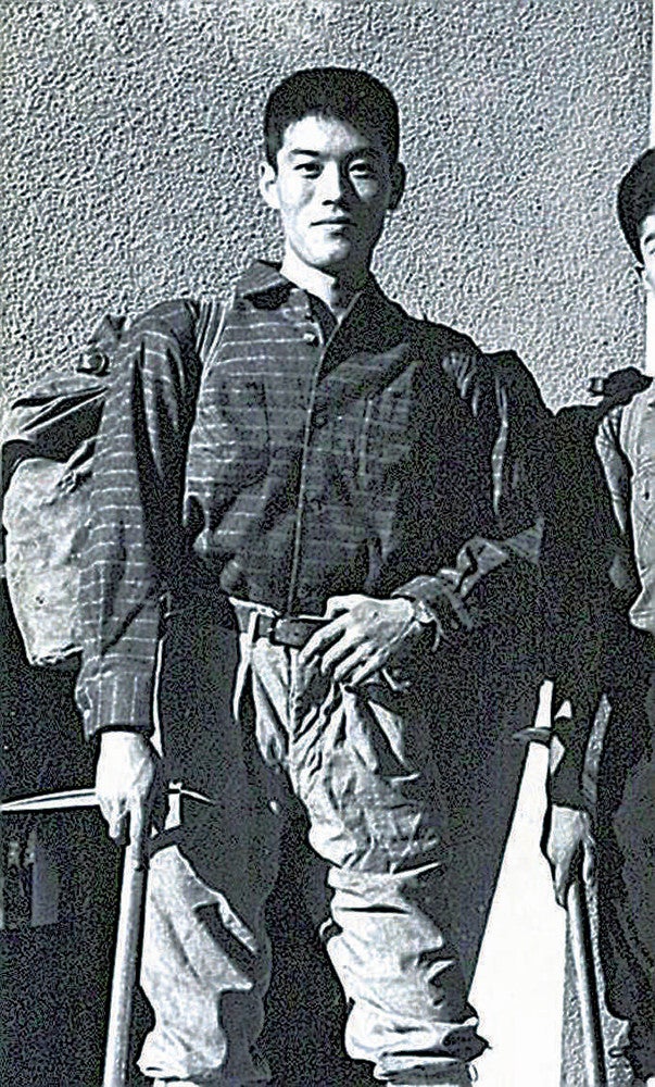 学生時代の川邊さん。１年間のうち３分の１を山で過ごした（本人提供）