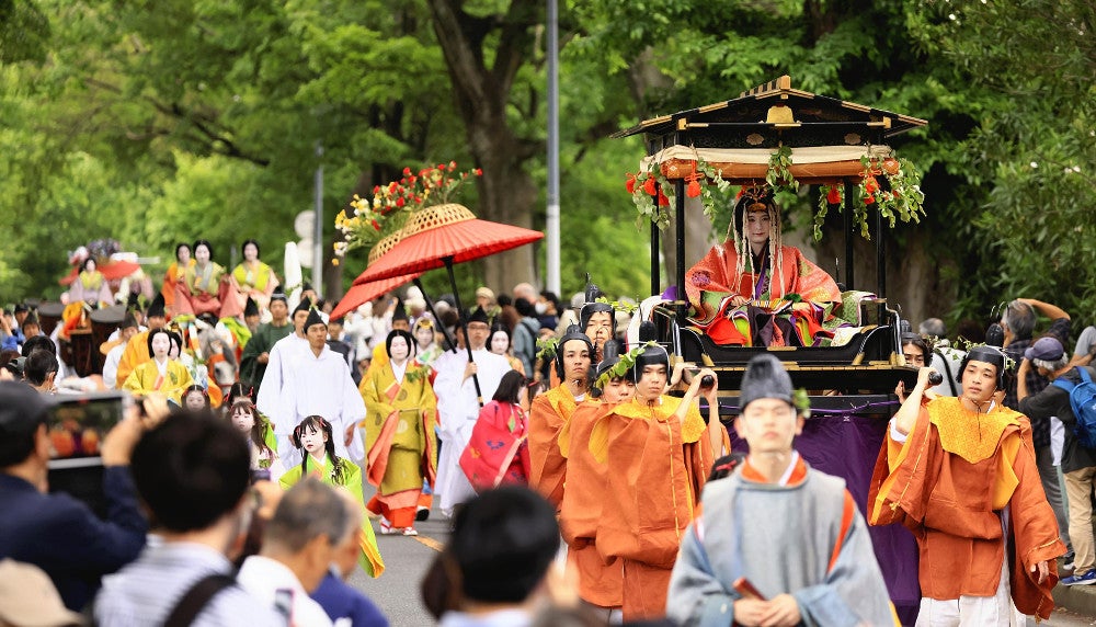 上賀茂神社へ向かう斎王代の行列（北区で）＝川崎公太撮影