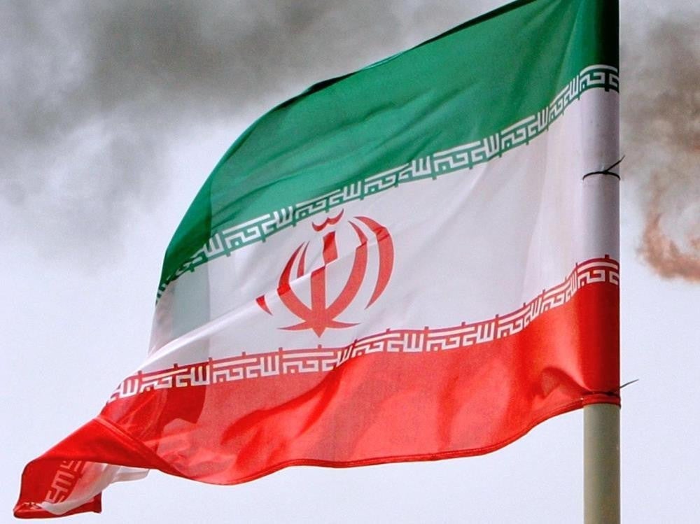 イランの国旗＝ロイター