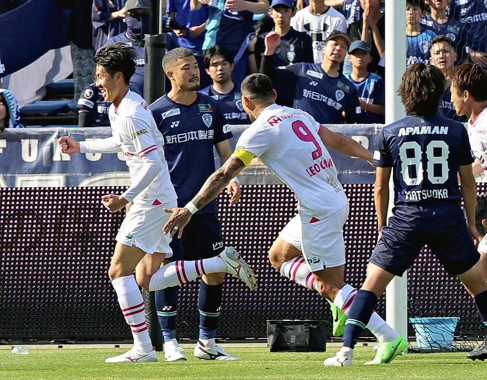２９分、Ｃ大阪・田中（左）がチーム２点目のゴールを決める（１８日）＝中司雅信撮影
