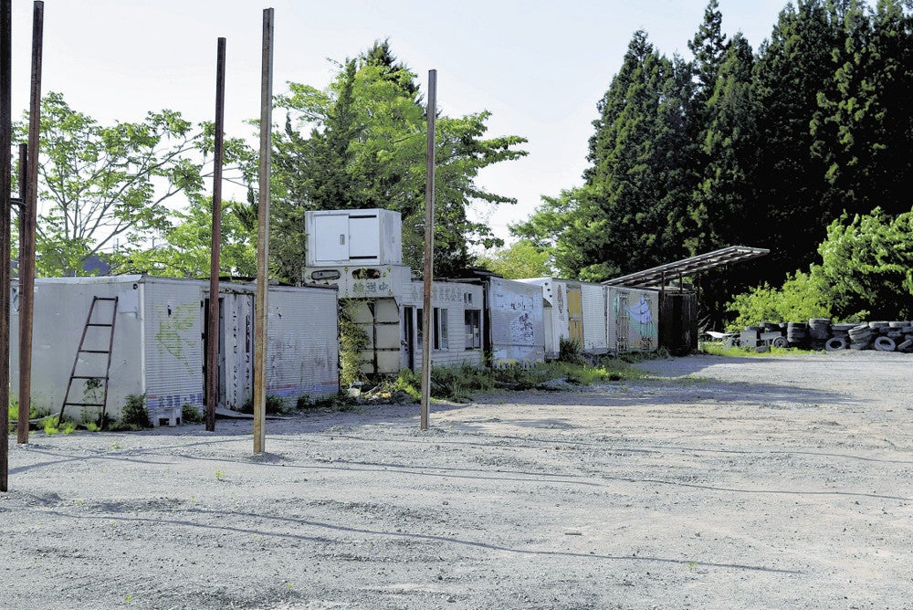 谷名さんが放置されたとみられる建設残土置き場。十枝内被告が経営していた運送会社の近くにある（１８日、青森県七戸町森ヶ沢で）