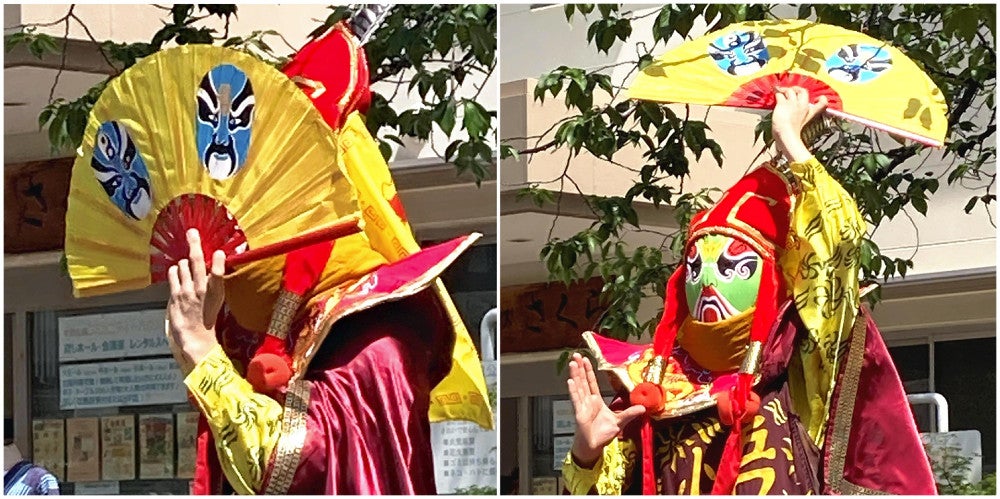 顔を隠した一瞬のうちに仮面が変わる