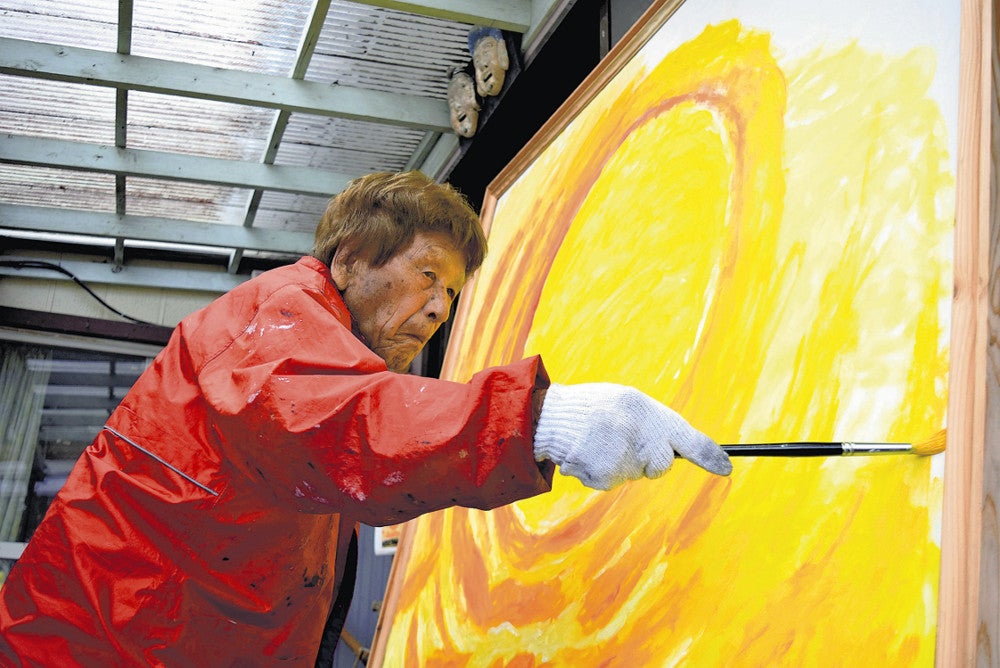 太陽を描く弥勒さん（２０１９年頃）