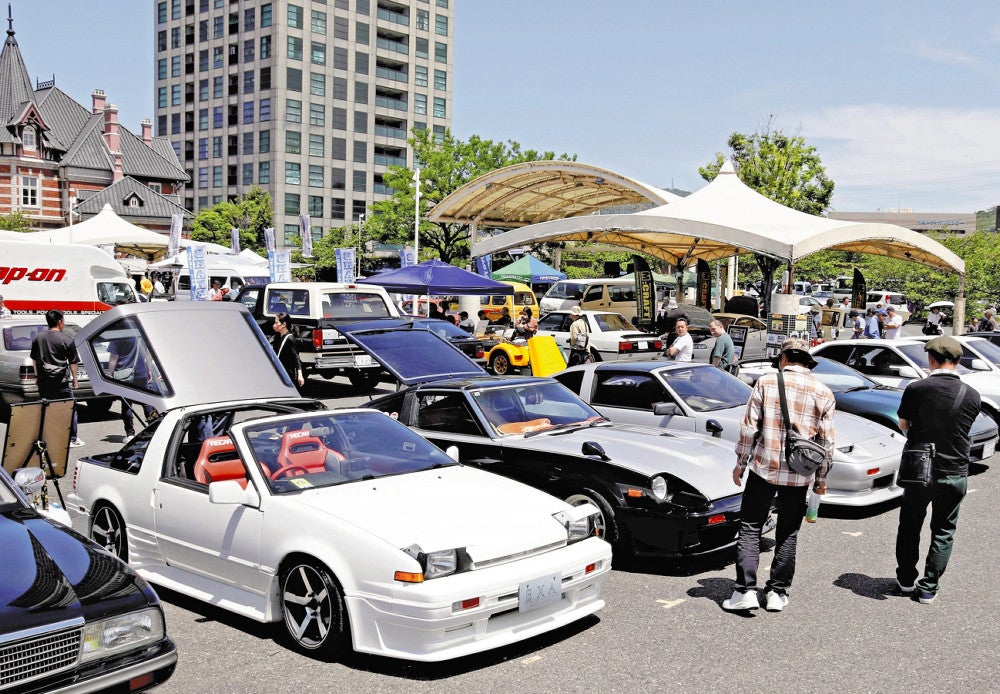 往年の名車が並んだ会場