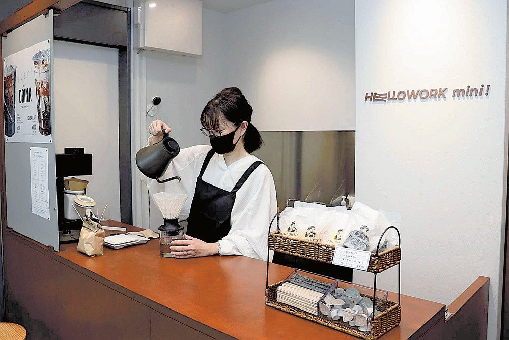 就業相談ができる「ハローワークミニ！」の店内（奈良市で）