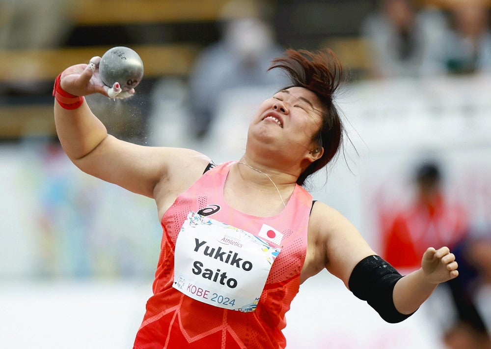 女子砲丸投げで銅メダルの斎藤由希子（２２日）＝須藤菜々子撮影