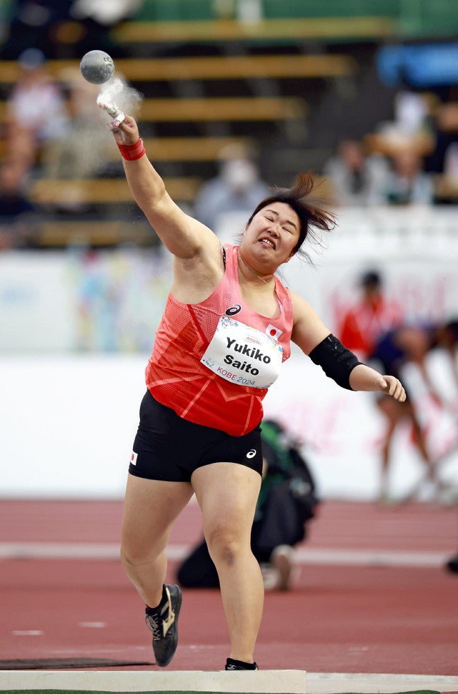 女子砲丸投げで銅メダルの斎藤由希子（２２日）＝須藤菜々子撮影