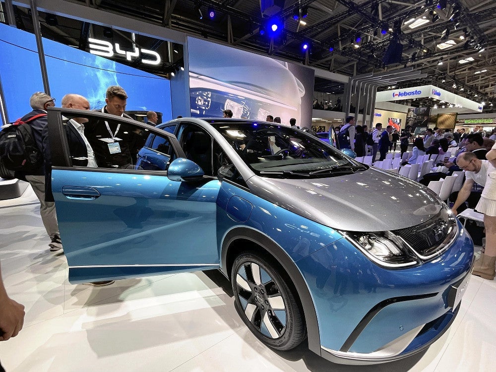 国際モーターショーで展示された中国ＢＹＤの電気自動車（２０２３年９月、ドイツ・ミュンヘンで）