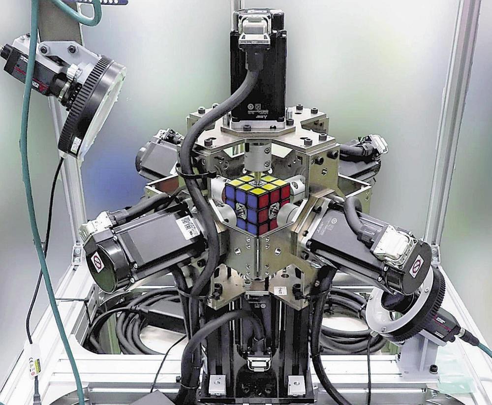 ギネス世界記録を更新した三菱電機のロボット＝同社提供