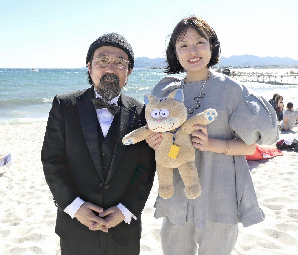 「化け猫あんずちゃん」の久野遥子監督（右）と山下敦弘監督