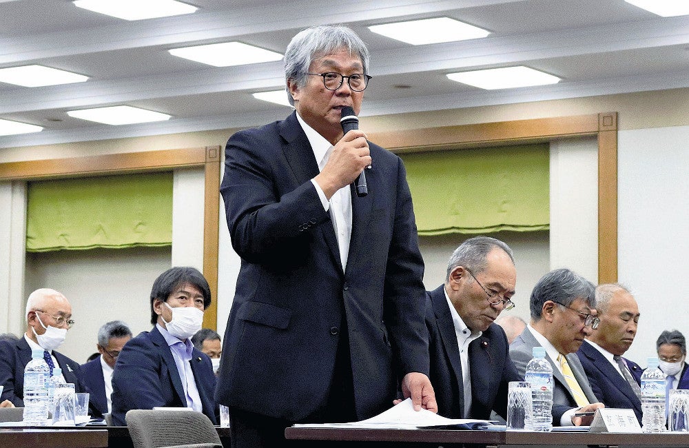 文献調査受け入れについて発言する玄海町の脇山町長（２２日午後、東京都千代田区で）＝上本虎之介撮影