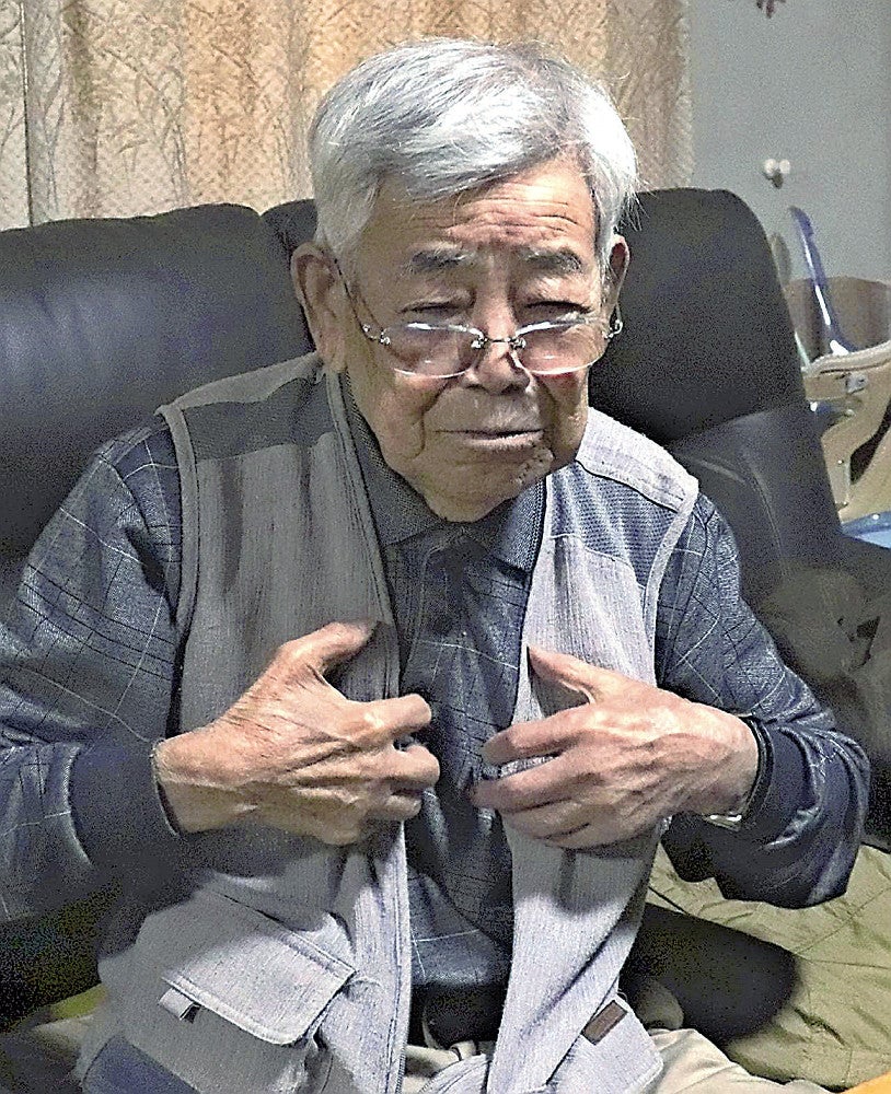 「不平等な扱いを受けてきたことを知ってほしい」と訴える小林さん（兵庫県明石市で）