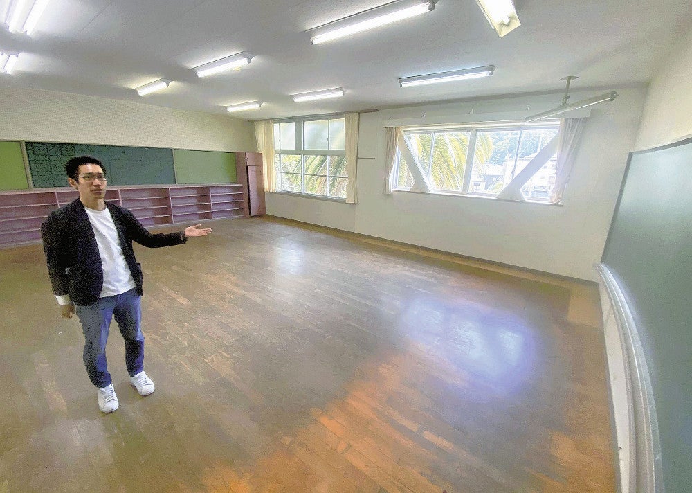 ハイレゾがデータセンターの開設を予定する玄海町の廃校（２日、佐賀県玄海町で）