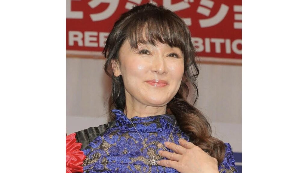 浅野ゆう子、デビュー５０周年を迎え感謝の気持ち「心からの愛を込めて…ありがとう」デビュー当時のジャケ写に「これまた超可愛い」