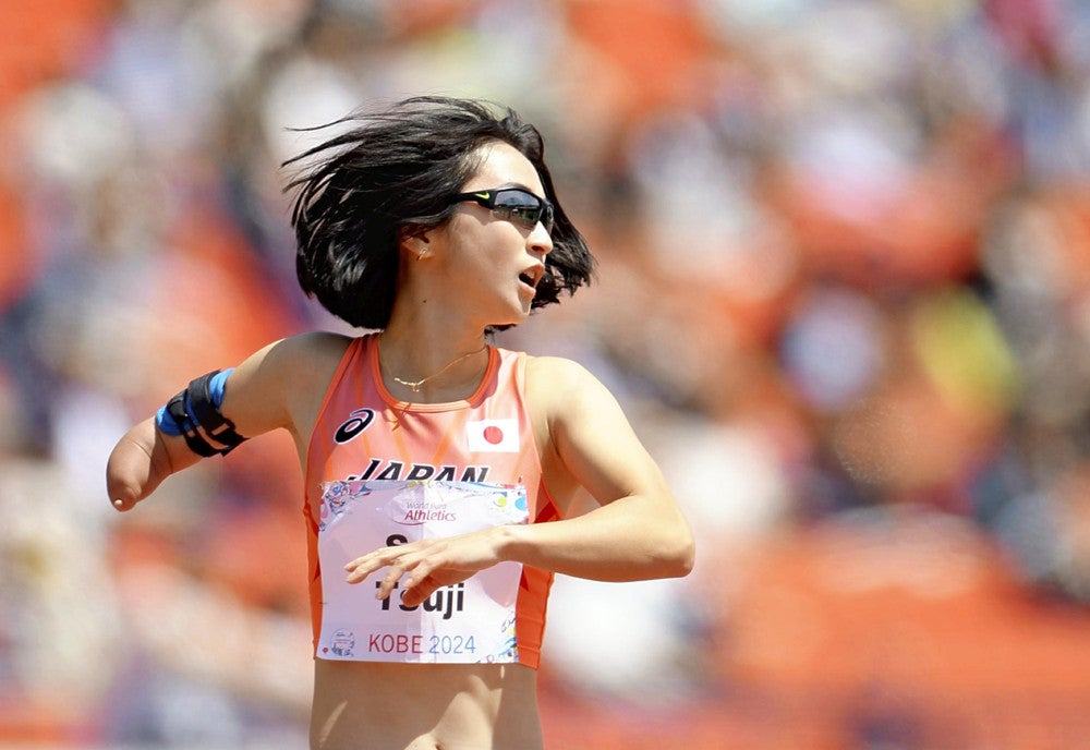 女子２００メートル予選に出場した辻沙絵（２５日）＝須藤菜々子撮影