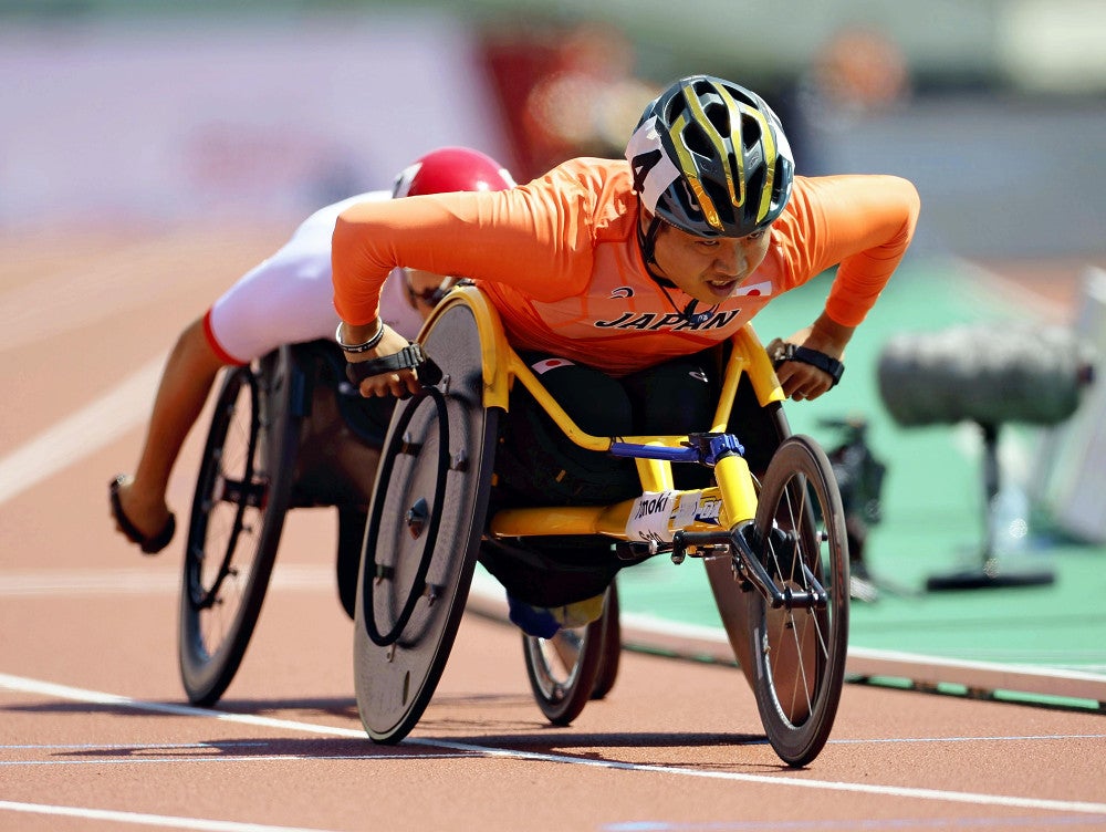 男子１５００メートルで銀メダルの佐藤友祈（２５日）＝須藤菜々子撮影
