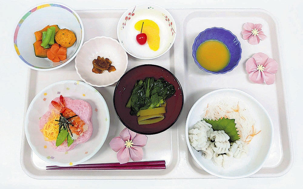 クックサーブ部門で受賞したひな祭りのメニュー（阿知須共立病院提供）