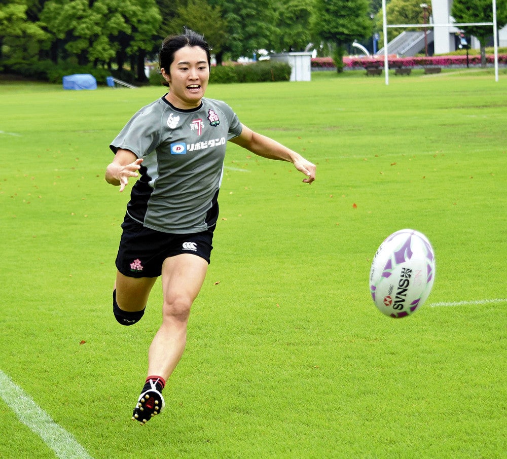 俊足を生かしたプレーで２大会連続の五輪出場を目指す堤ほの花選手