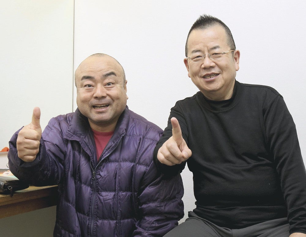 一番弟子の楽珍（左）と文珍。愛と笑いにあふれたリクエストコーナーでお客さんを楽しませた