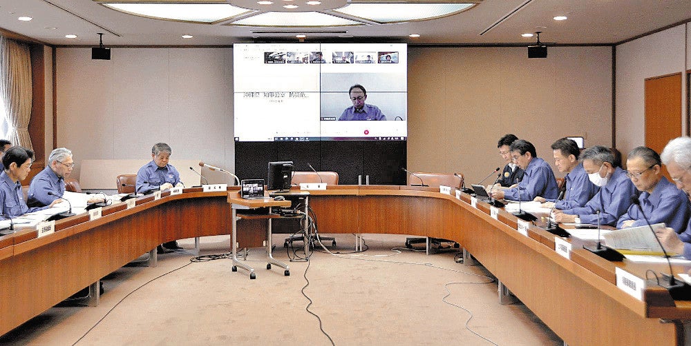 北朝鮮の発射を受け、関係部局の対応を共有した危機管理対策本部会議（２８日午前８時３３分、沖縄県庁で）＝島田愛美撮影