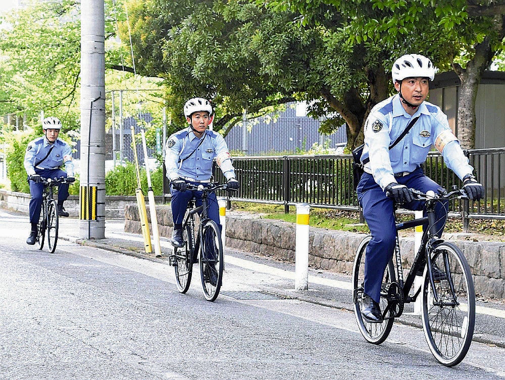 管内をパトロールする「ＭＢ－３」のメンバーたち