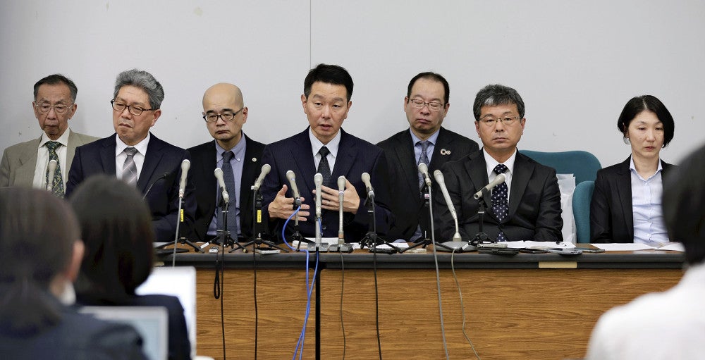 那須雪崩事故で引率教諭らに実刑判決が言い渡され、記者会見する遺族ら（３０日午後、栃木県庁で）＝片岡航希撮影