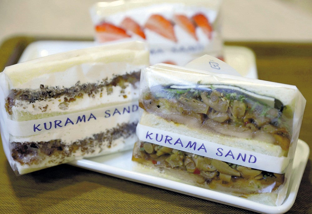 人気商品「鞍馬サンド」（手前右）、「醍醐」（同左）、「平安」